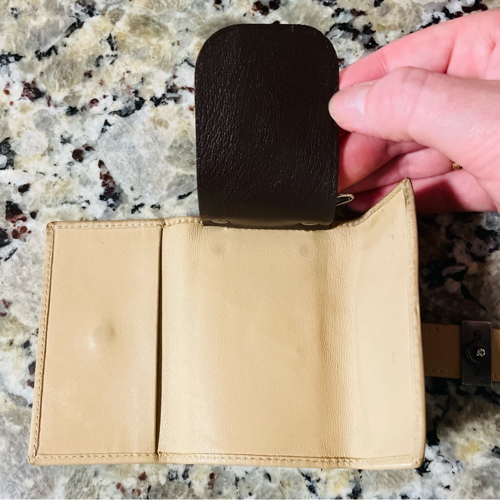 GUCCI Tan Leather Key Wallet 💯 AUTHENTIC - Picture 11 of 15